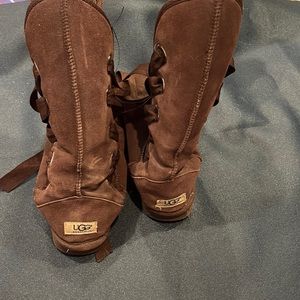 Talk chocolate Ugg. Lace up size w8